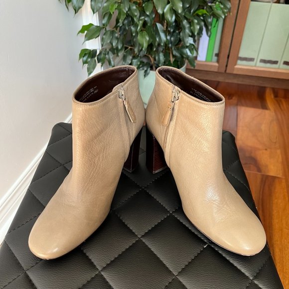 Tory Burch Bowie Leather Ankle Boots - Picture 2 of 12